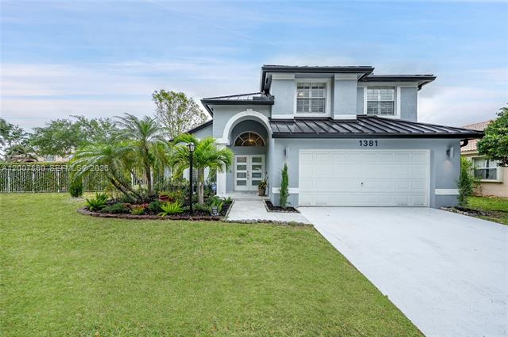 PEMBROKE PINES House: 1381 NW 144th Ave