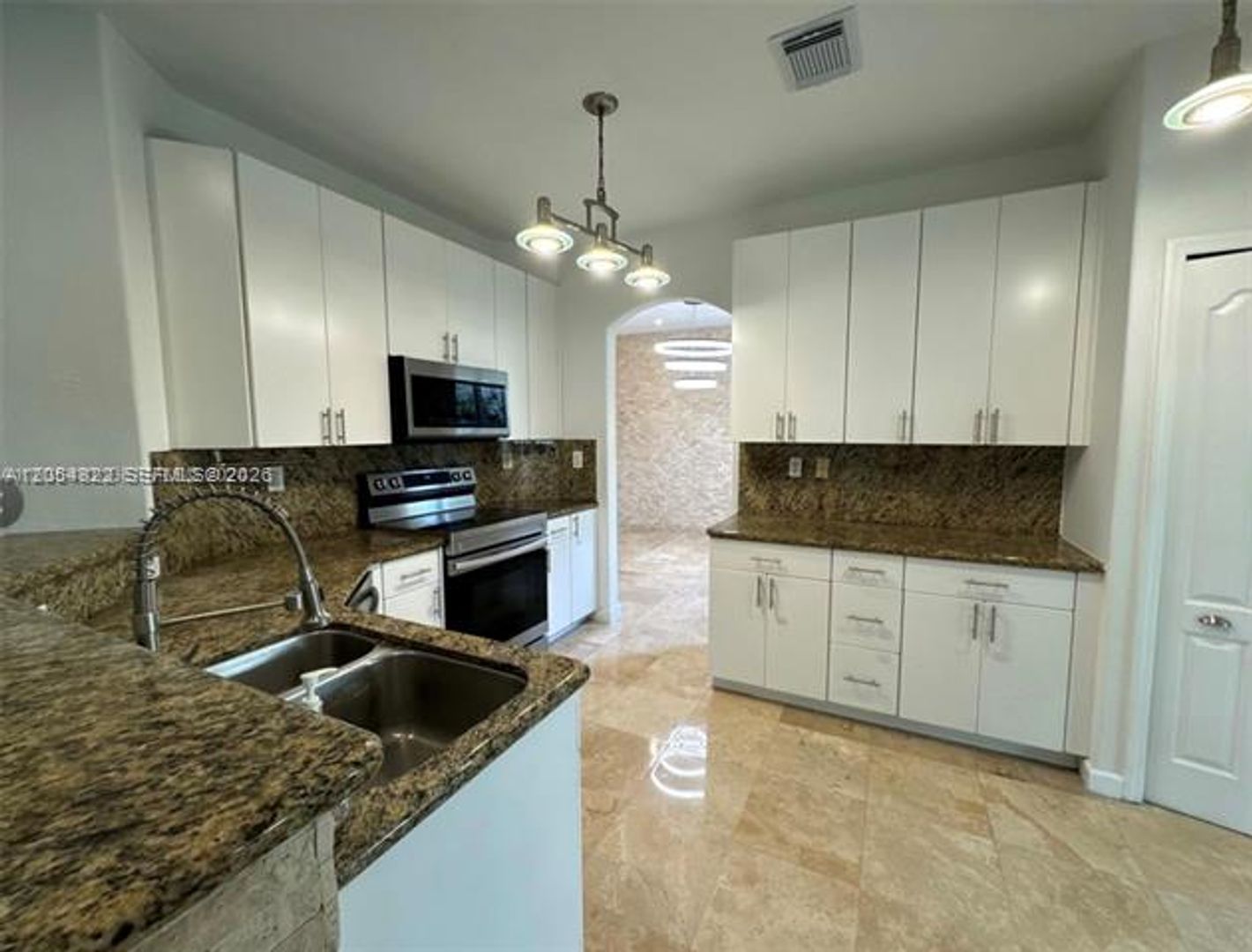 Doral House: 7563 NW 112th Pl # 7563