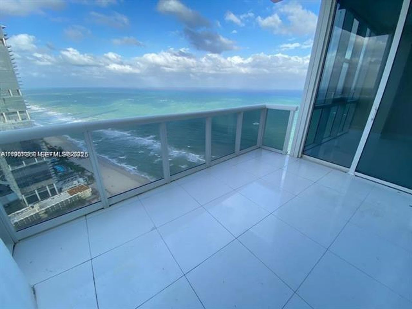 SUNNY ISLES BEACH Apartment: 18201 Collins Ave appt 5402