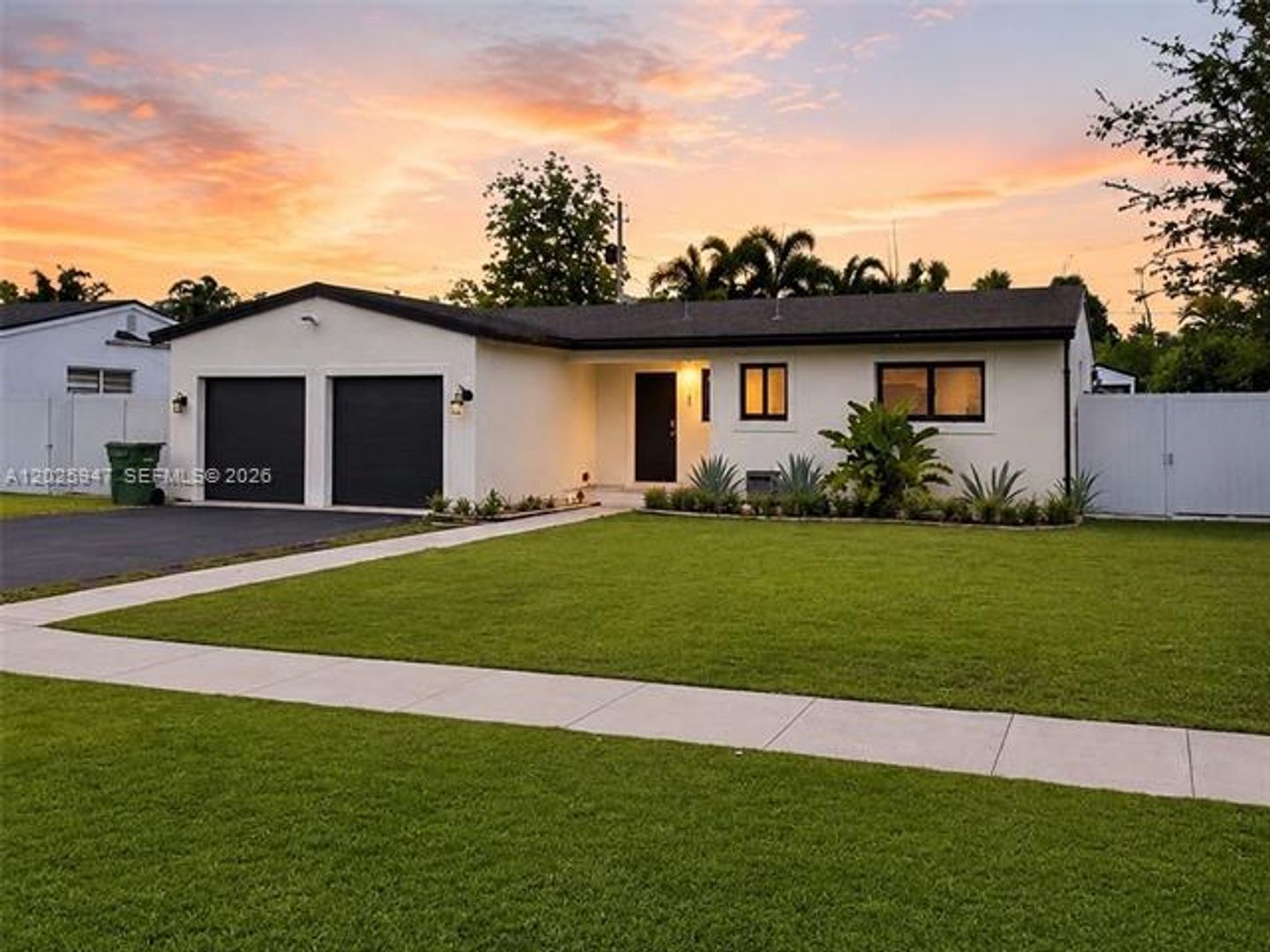 Homestead House: 901 NW 9th Ct