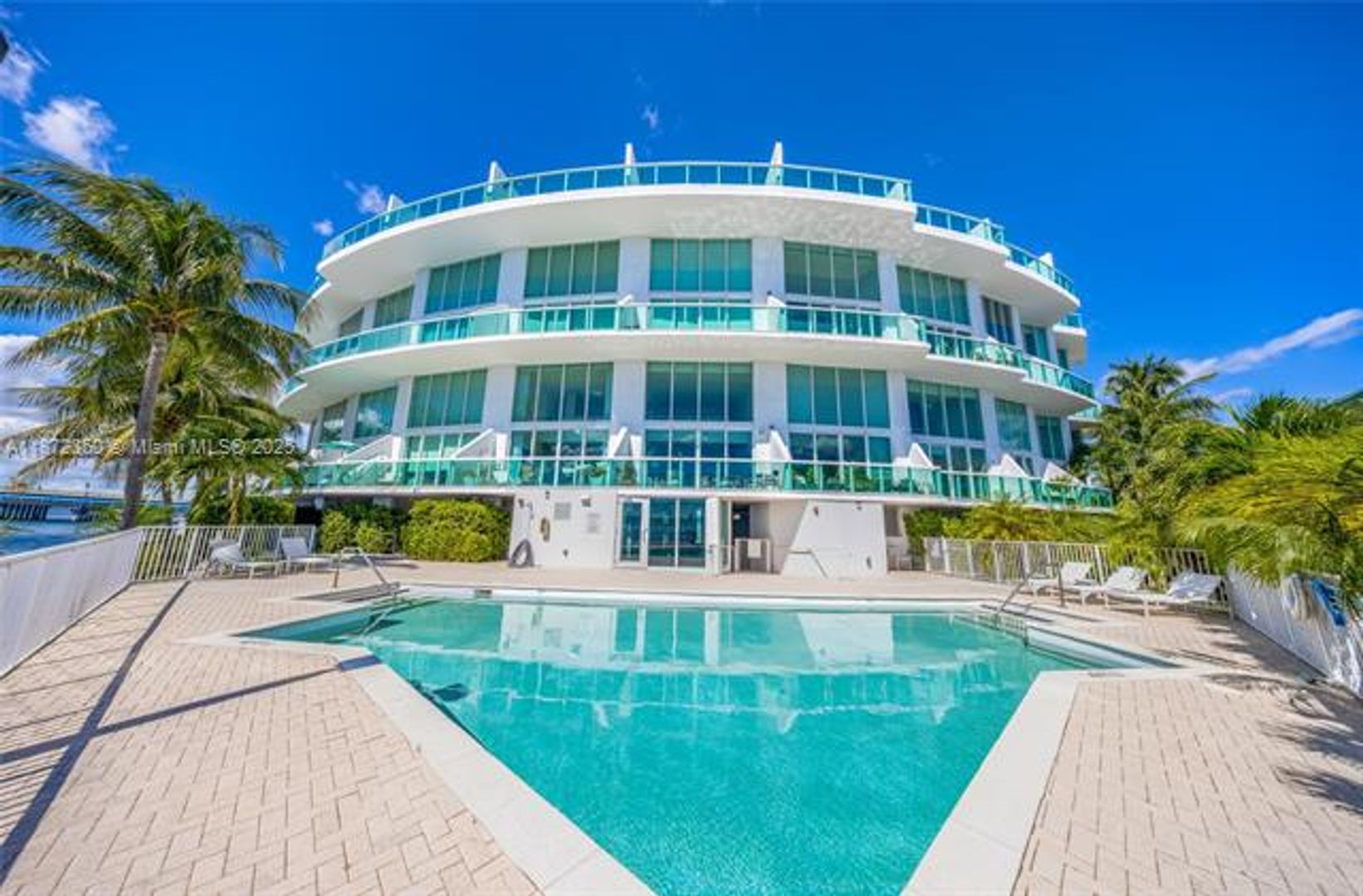MIAMI BEACH Apartment: 2000 Bay Dr unit 407