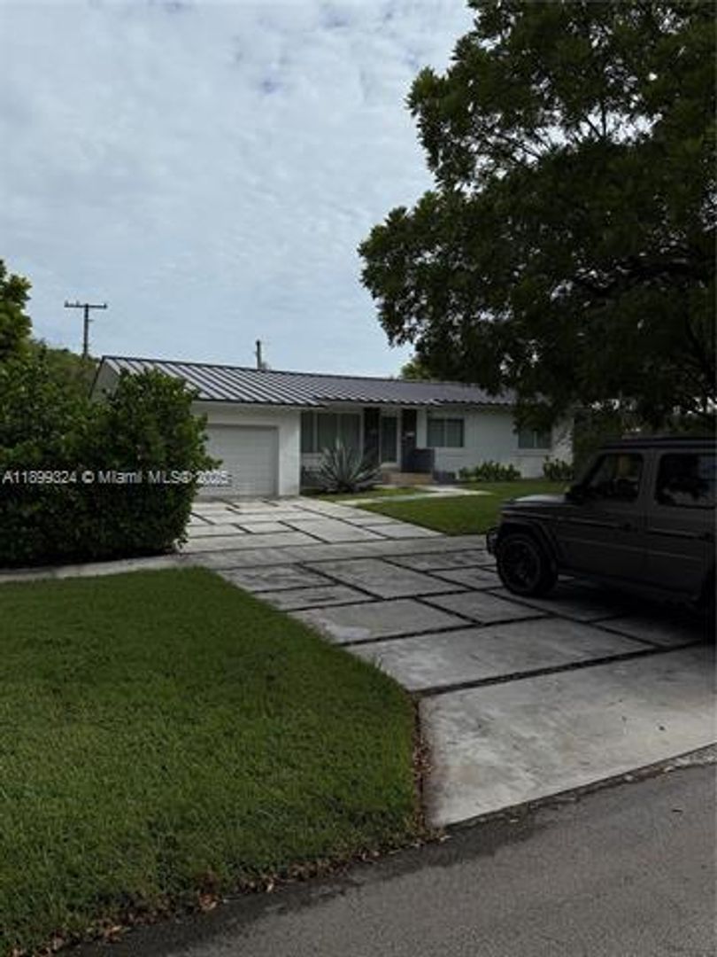 MIAMI SHORES House: 675 NE 93rd St #0