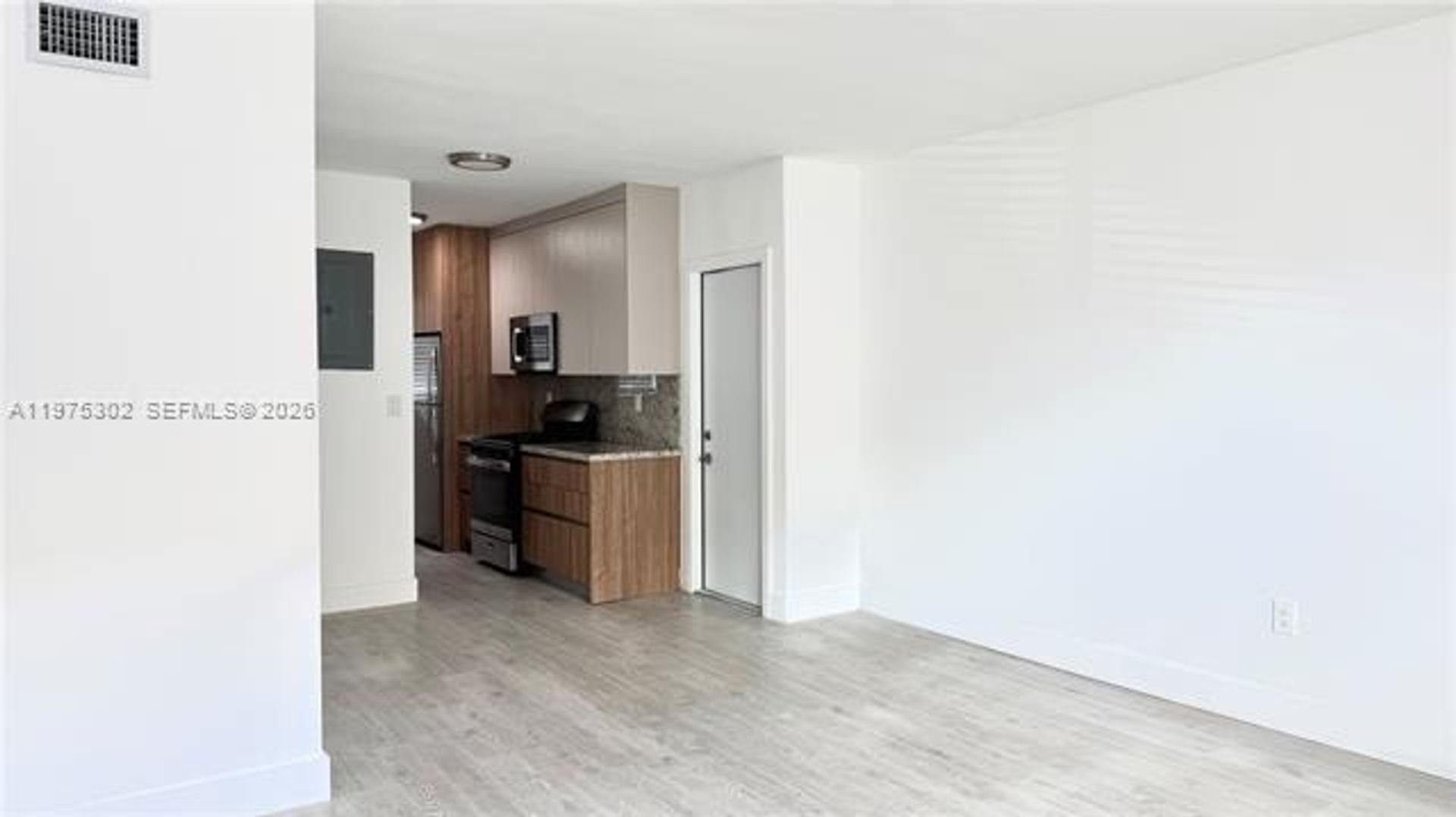 MIAMI BEACH Apartment: 650 Lenox Ave unit 3