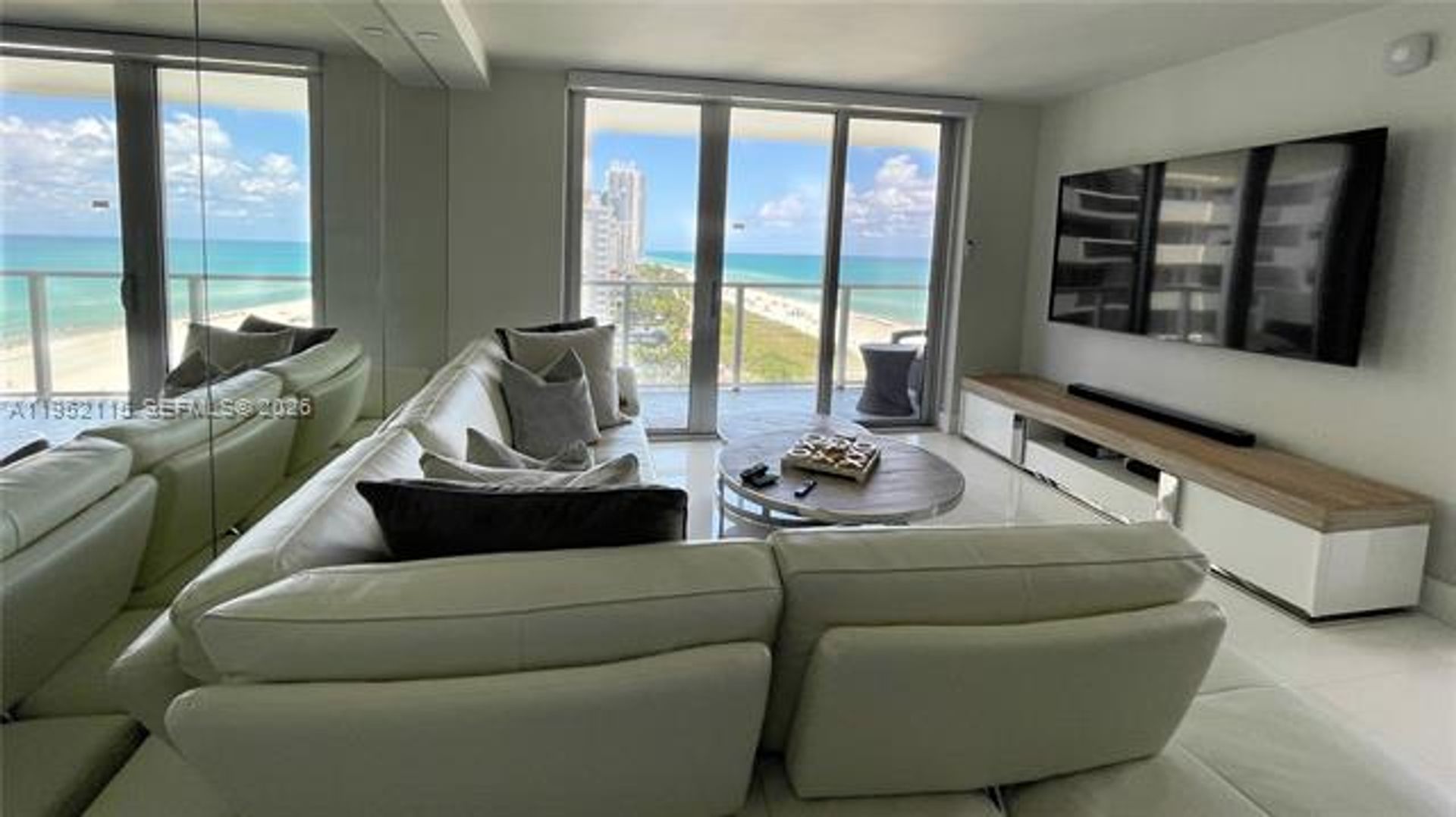 MIAMI BEACH Apartment: 5701 Collins Ave appt 1221