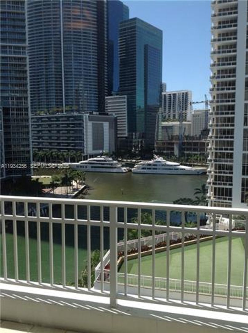 MIAMI Apartment: 801 Brickell Key Blvd unit 1004