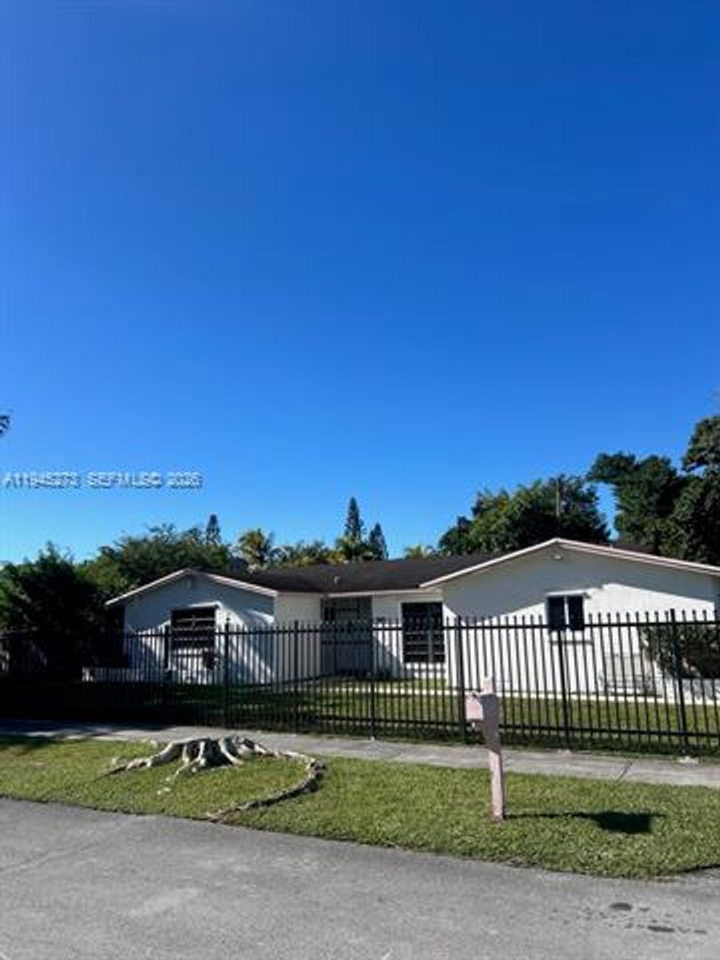 MIAMI House: 17330 SW 109th Ave # 17330