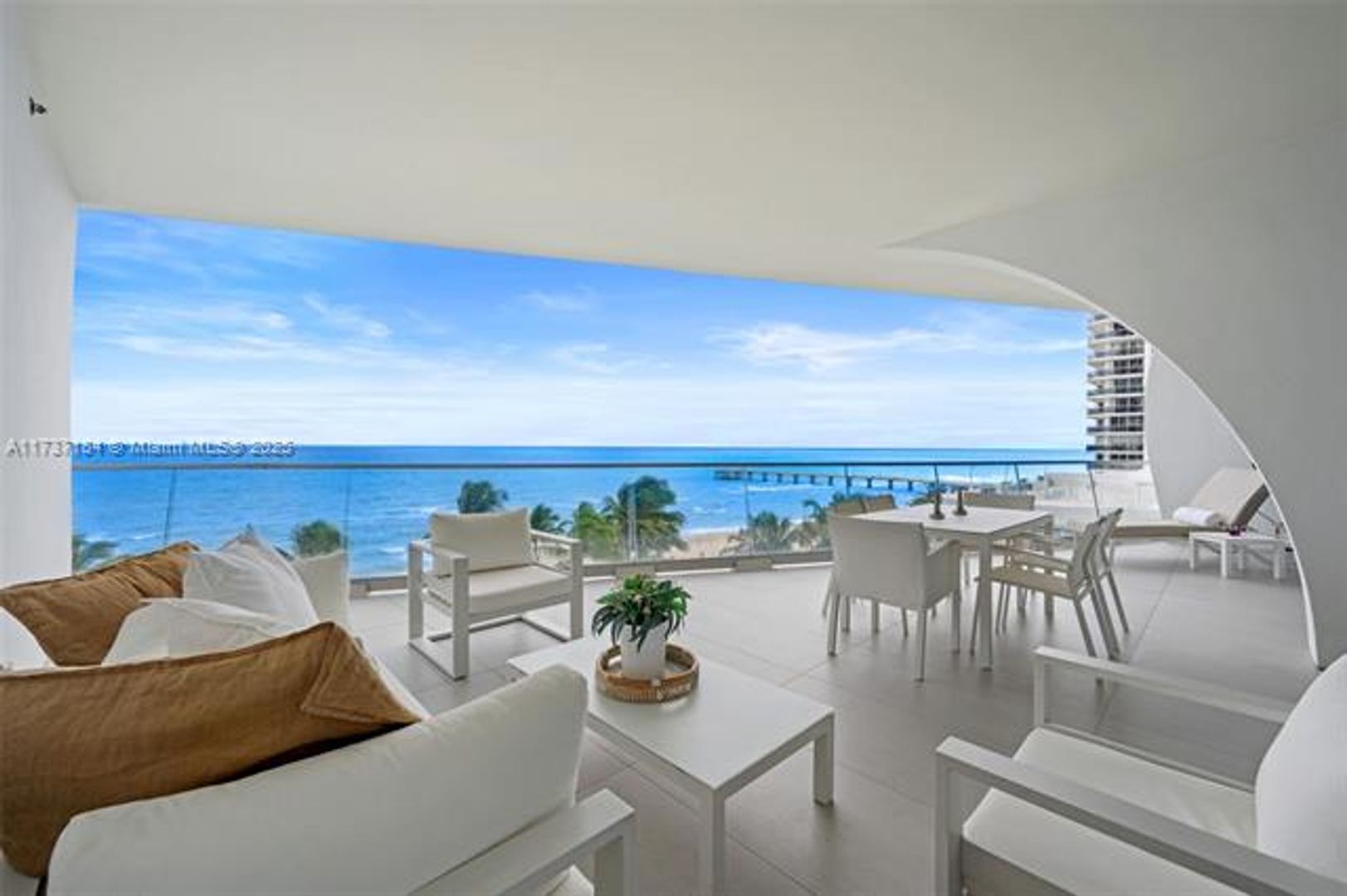 SUNNY ISLES BEACH Apartment: 16901 Collins Ave appt 602