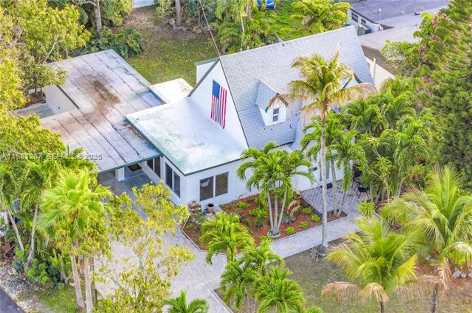 NORTH MIAMI BEACH House: 1960 NE 182nd St