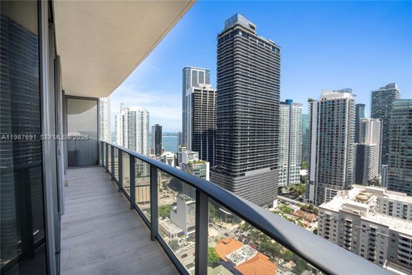 MIAMI Apartment: 55 SW 9th St # 2906