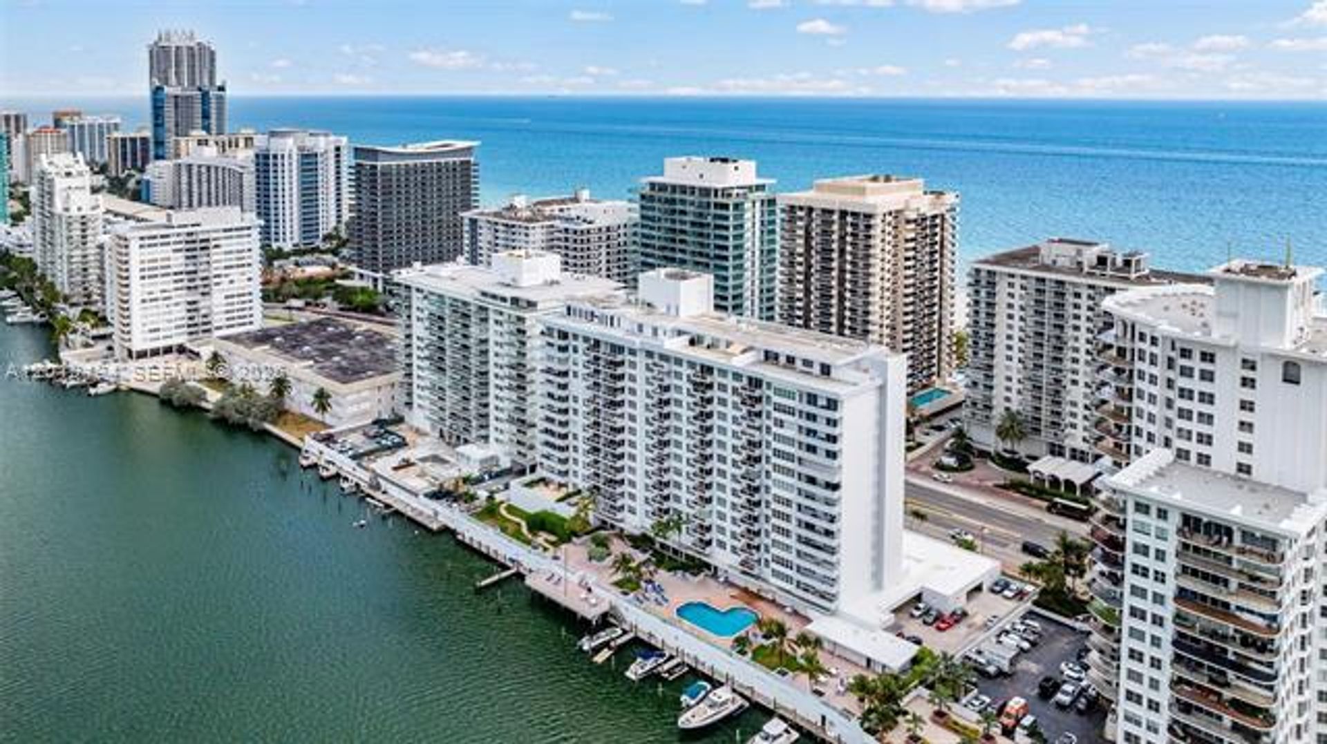 Miami Beach Condo: 5700 Collins Ave # 7J