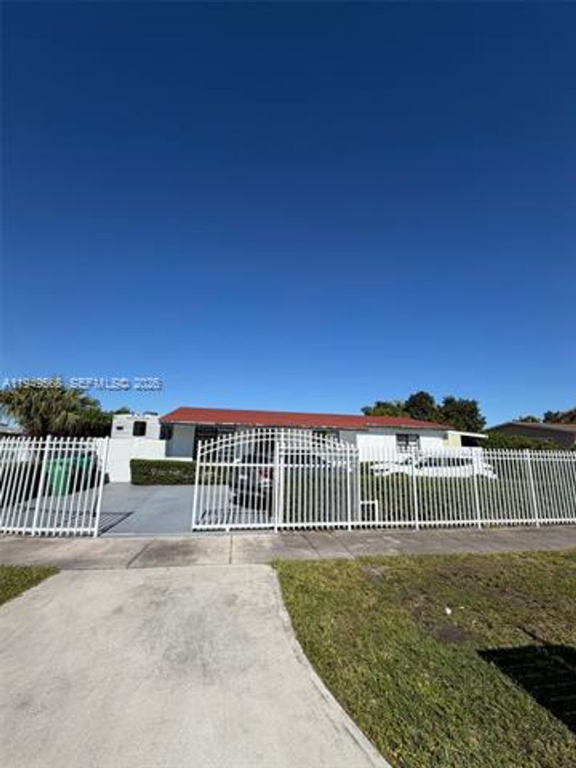 MIAMI House: 11771 SW 179th Ter # 0