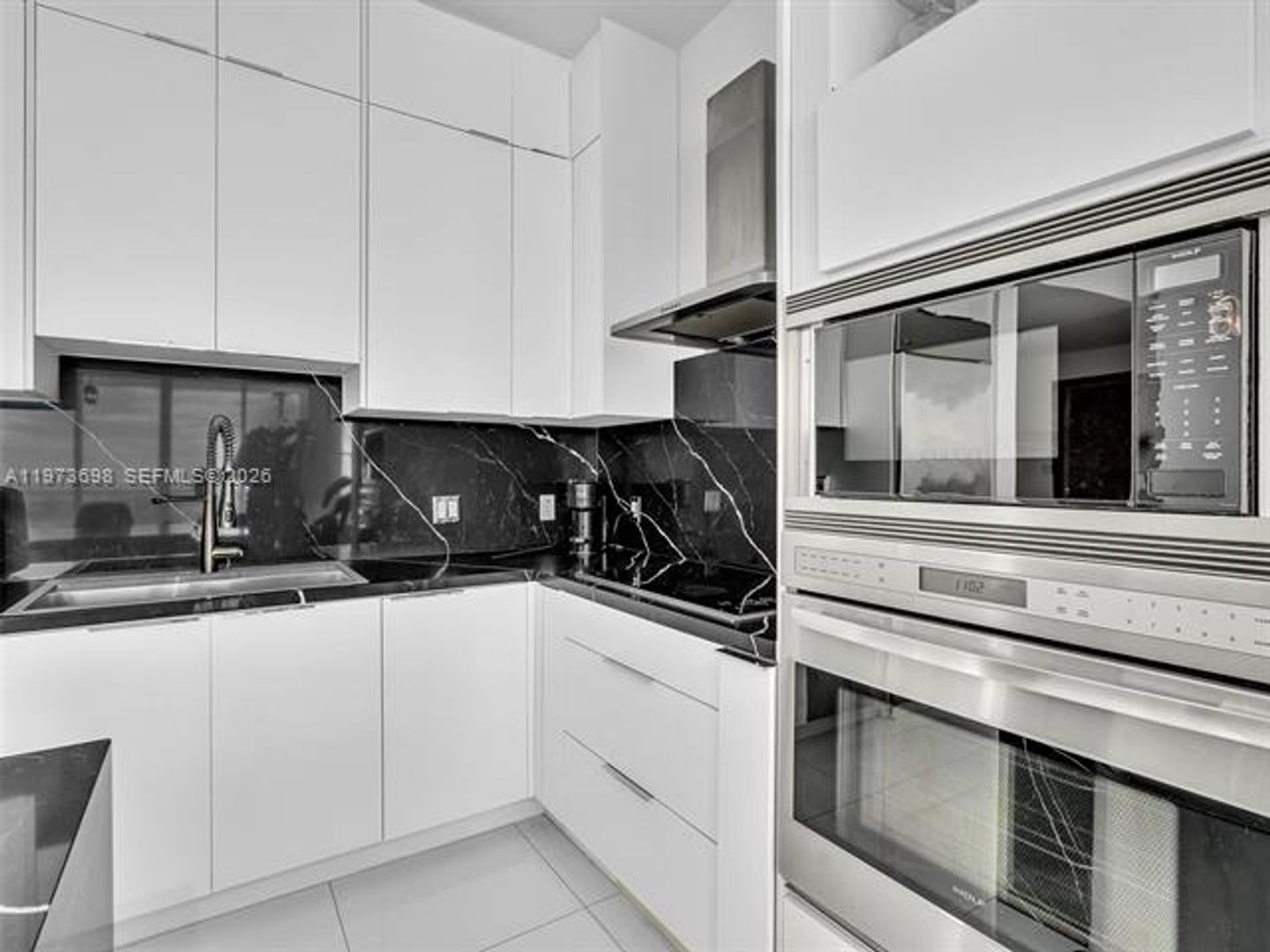 Miami Condo: 2020 N Bayshore Dr, cu-3303