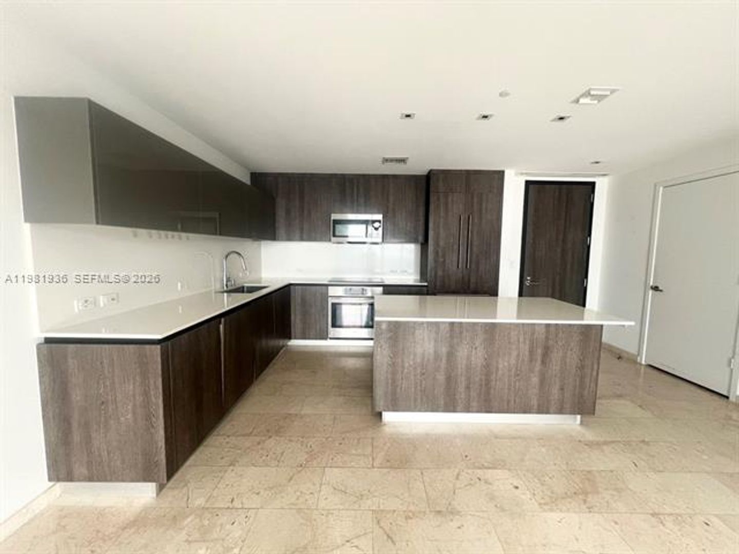 MIAMI Apartment: 68 SE 6 # 3510