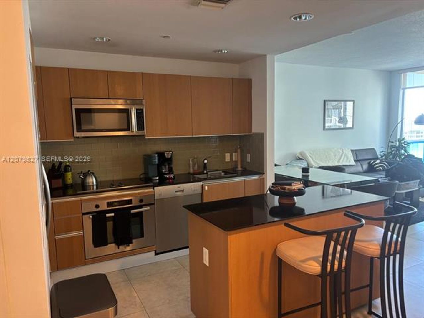 Miami Condo: 1050 Brickell Ave cu-2008