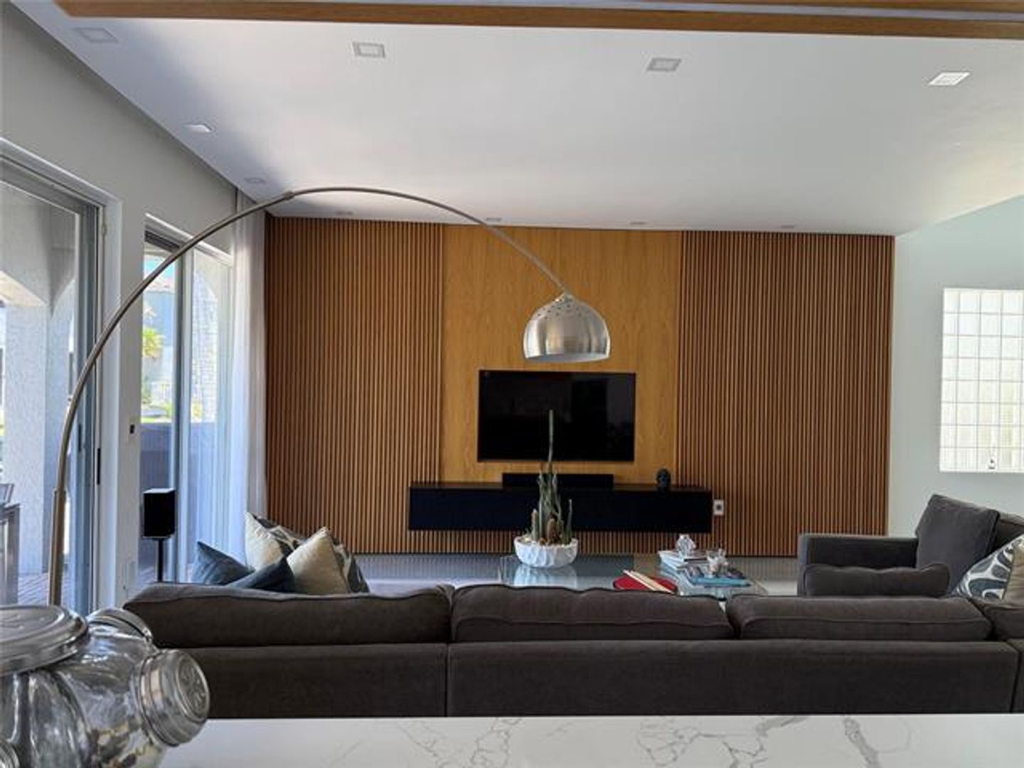 Aventura House: 20824 NE 30th Pl # 20824