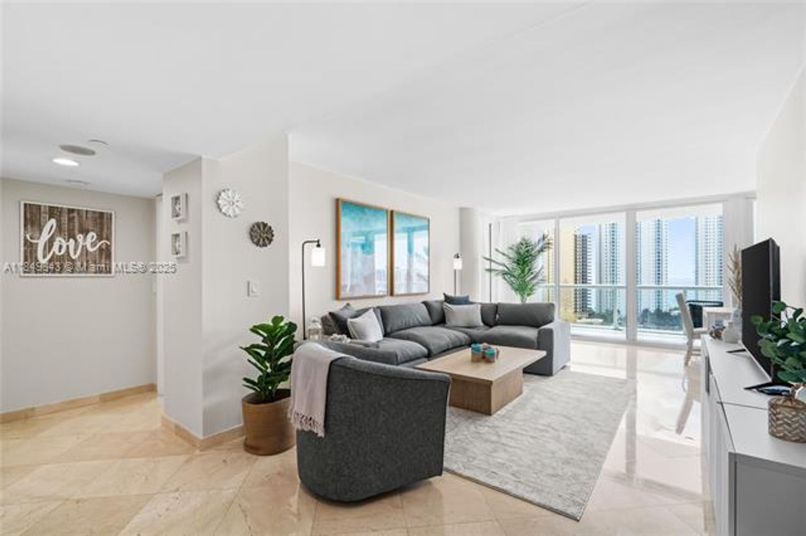 SUNNY ISLES BEACH Apartment: 16500 Collins Ave appt 1752