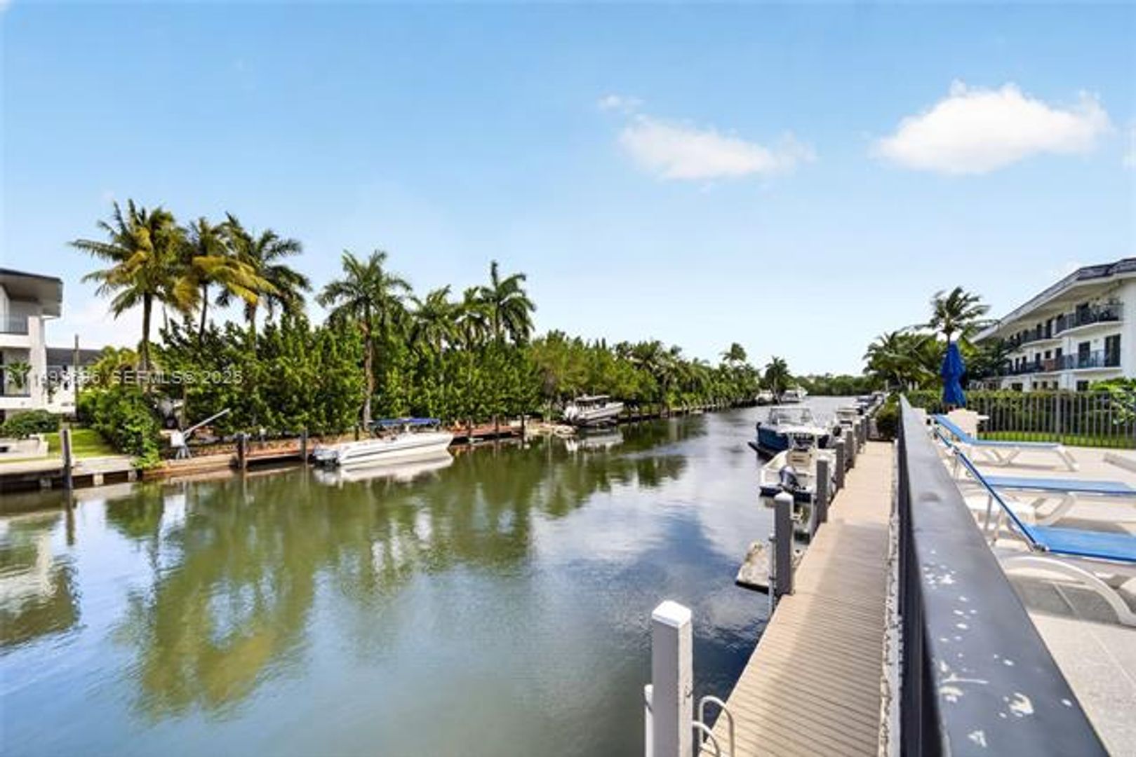 CORAL GABLES Apartment: 6815 Edgewater Dr # 108