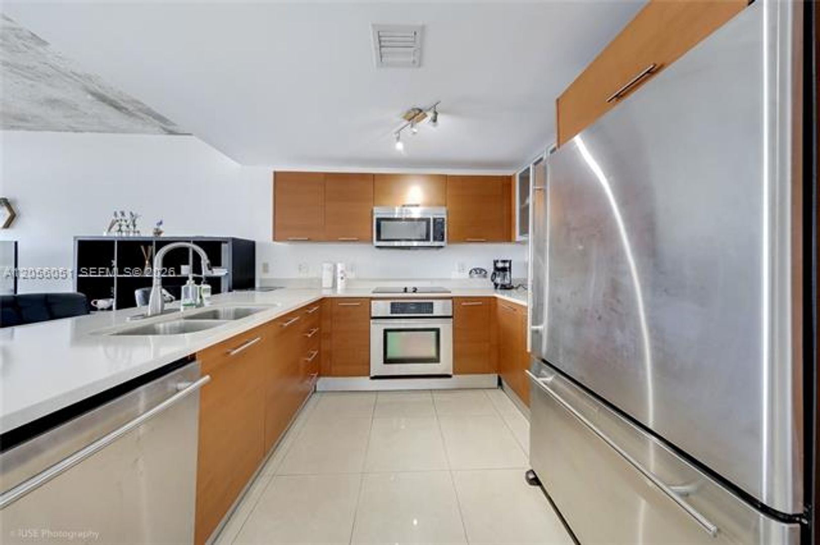 Miami Condo: 3250 NE 1st Ave cu-811