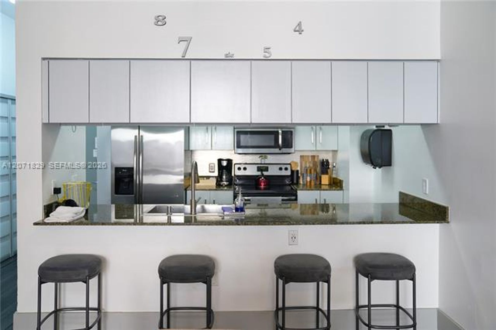 Miami Condo: 1200 Brickell Bay Dr cu-1406