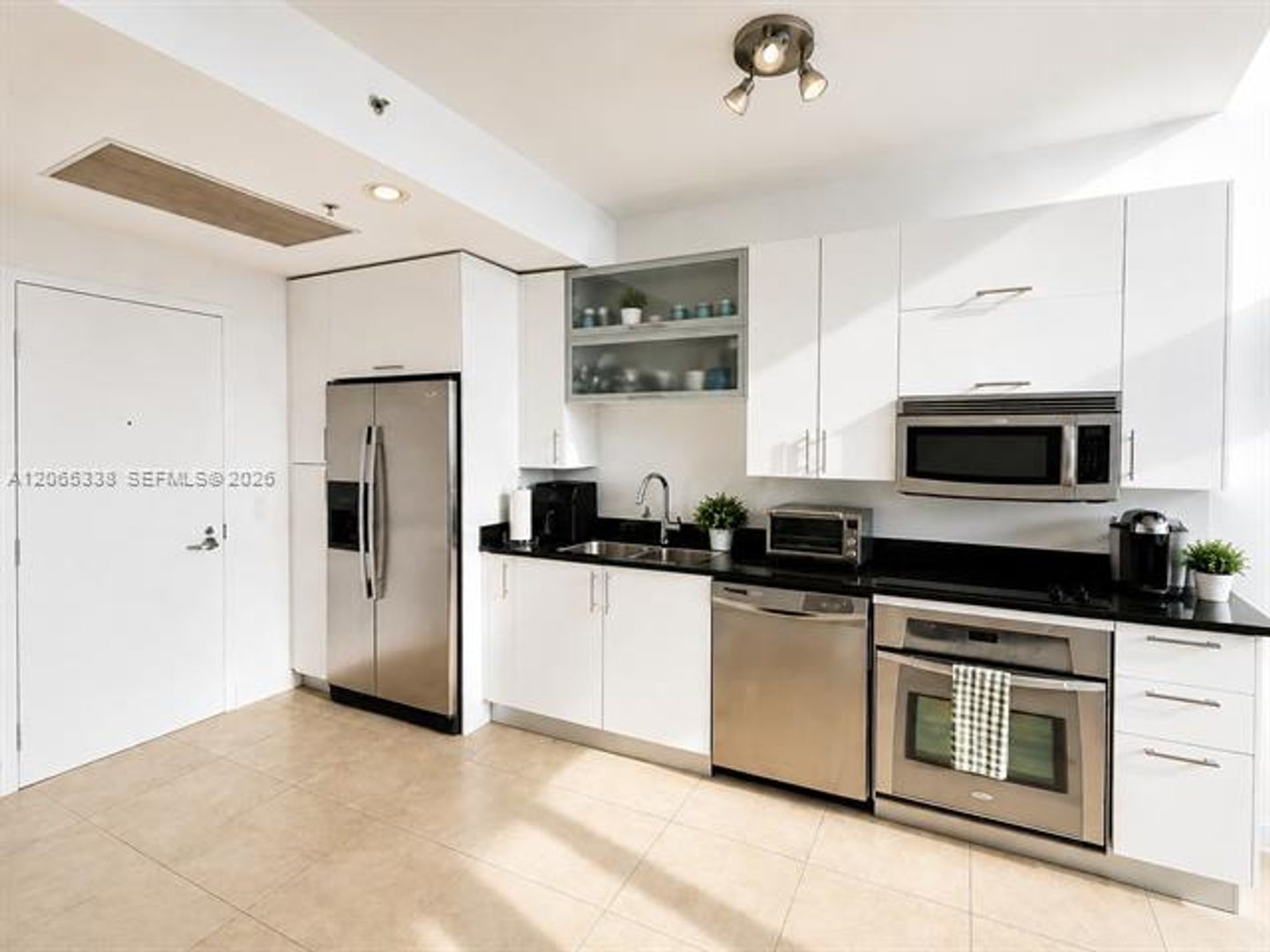 Miami Condo: 60 SW 13th St cu-3219
