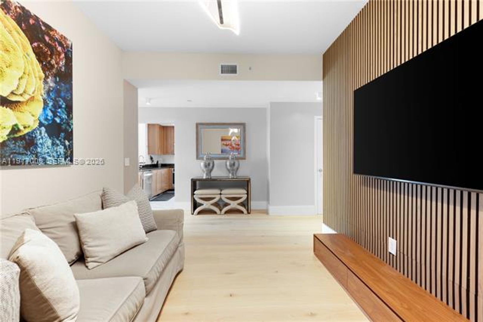 Aventura Condo: 3340 NE 190th St # 909