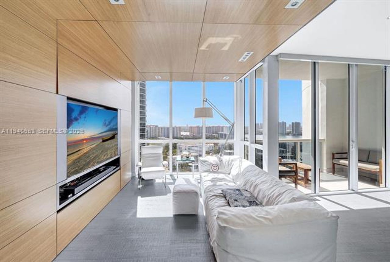 SUNNY ISLES BEACH Apartment: 18201 Collins Ave appt 3507