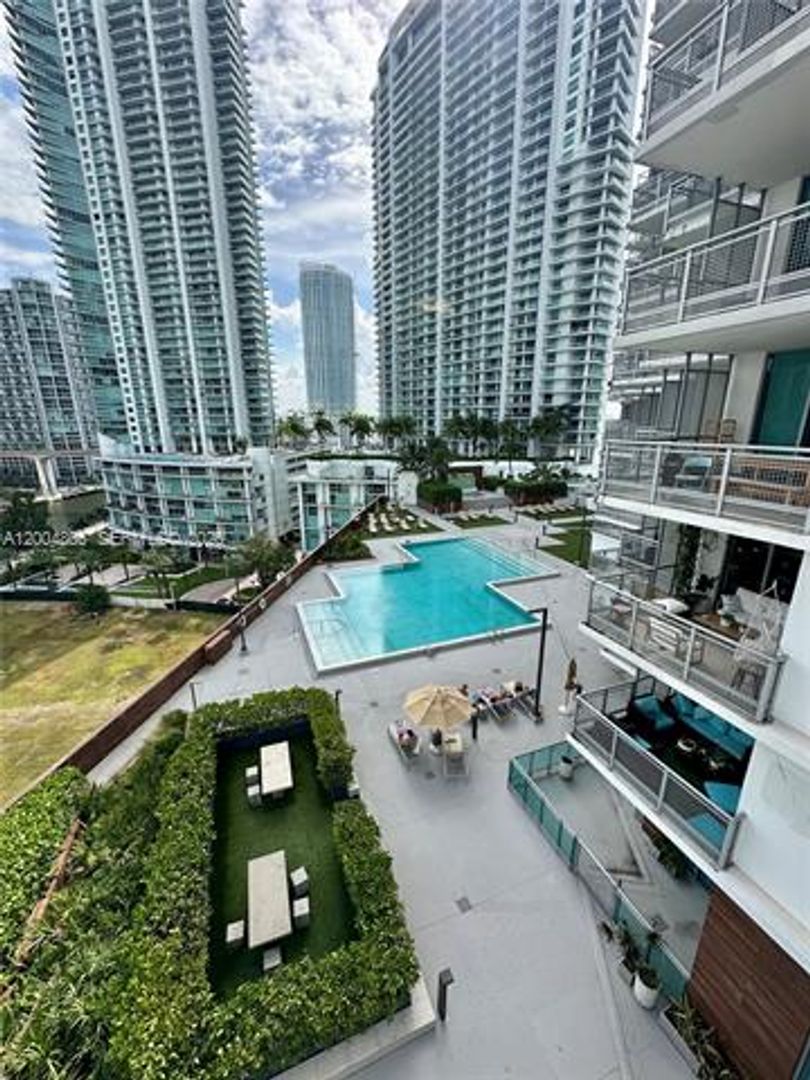 MIAMI Apartment: 350 S Miami Ave # 1402