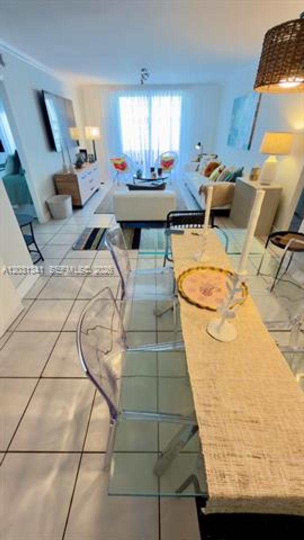 Miami Beach Condo: 5555 Collins Ave # 16W
