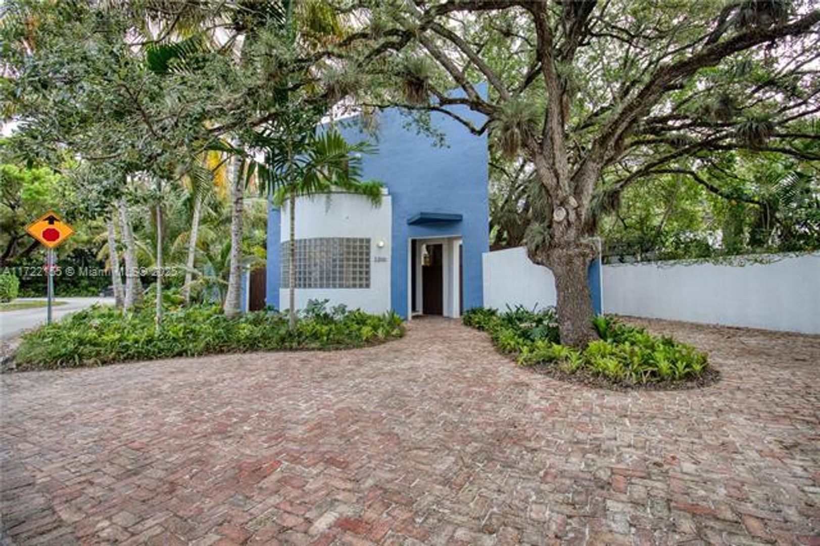 MIAMI House: 2200 Lincoln Ave #0