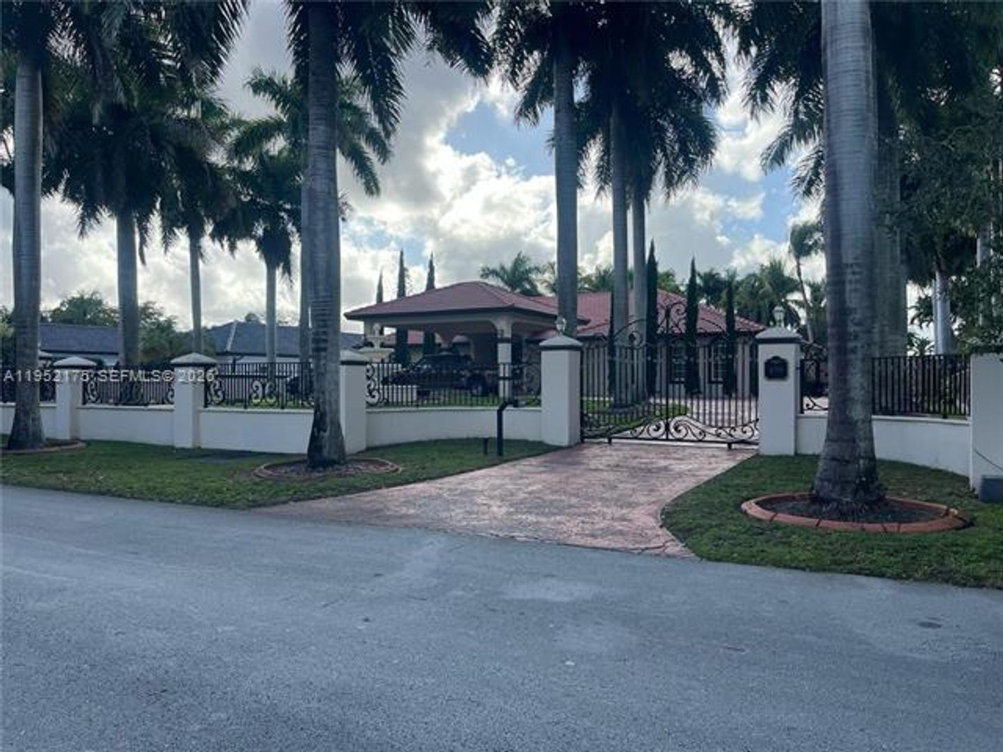 MIAMI House: 450 NW 130th Ave # 0