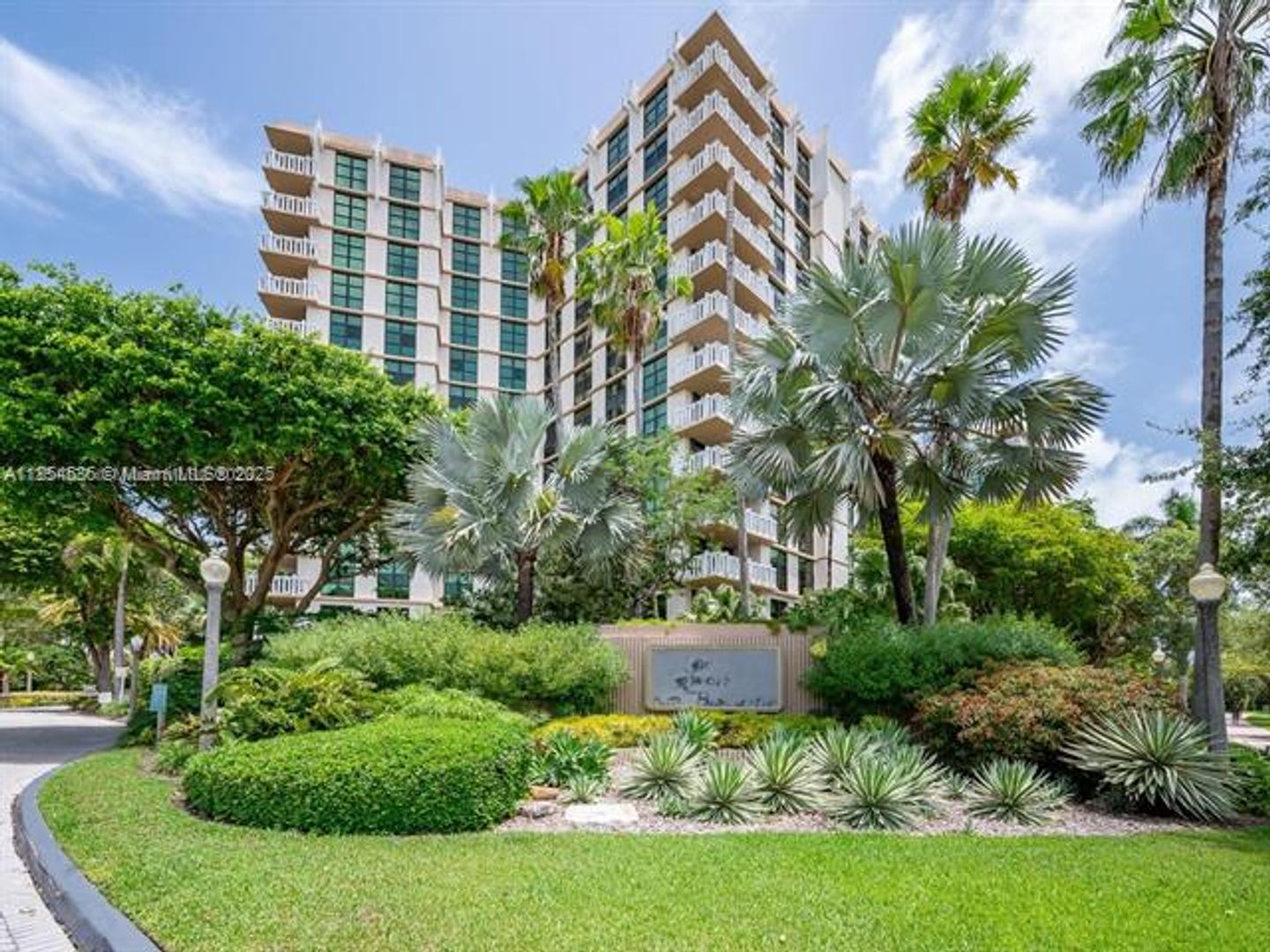 KEY BISCAYNE Apartment: 1121 Crandon Blvd unit E108
