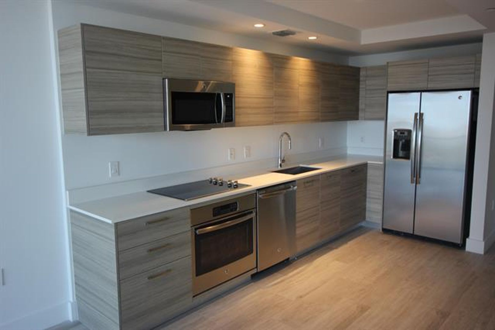 Miami Condo: 121 NE 34th St cu-806A