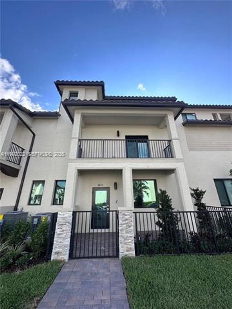 DORAL Townhome: 4470 NW 83rd Ave th 4470