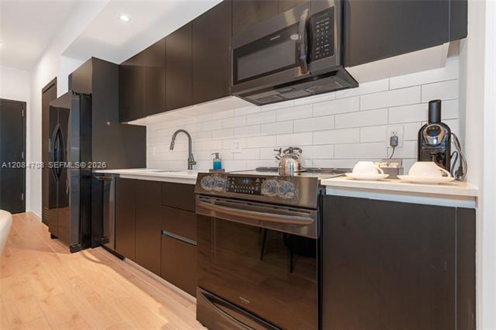 Miami Condo: 398 NE 5th St cu-3417