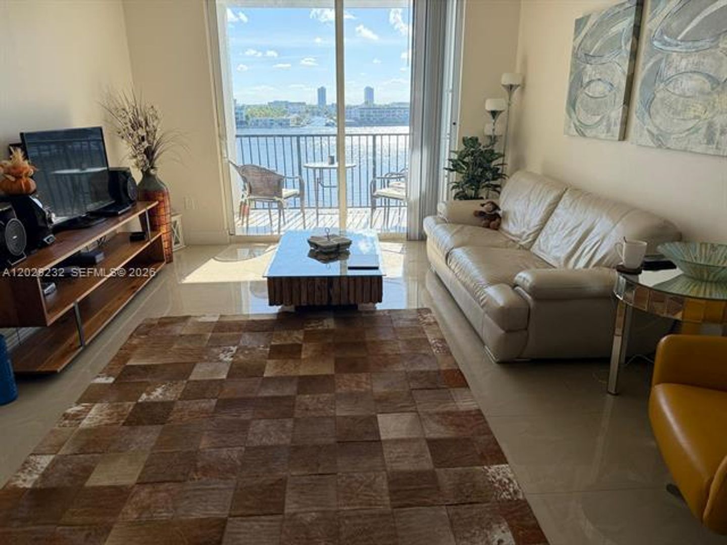 Sunny Isles Beach Condo: 17100 N Bay Rd # 1605