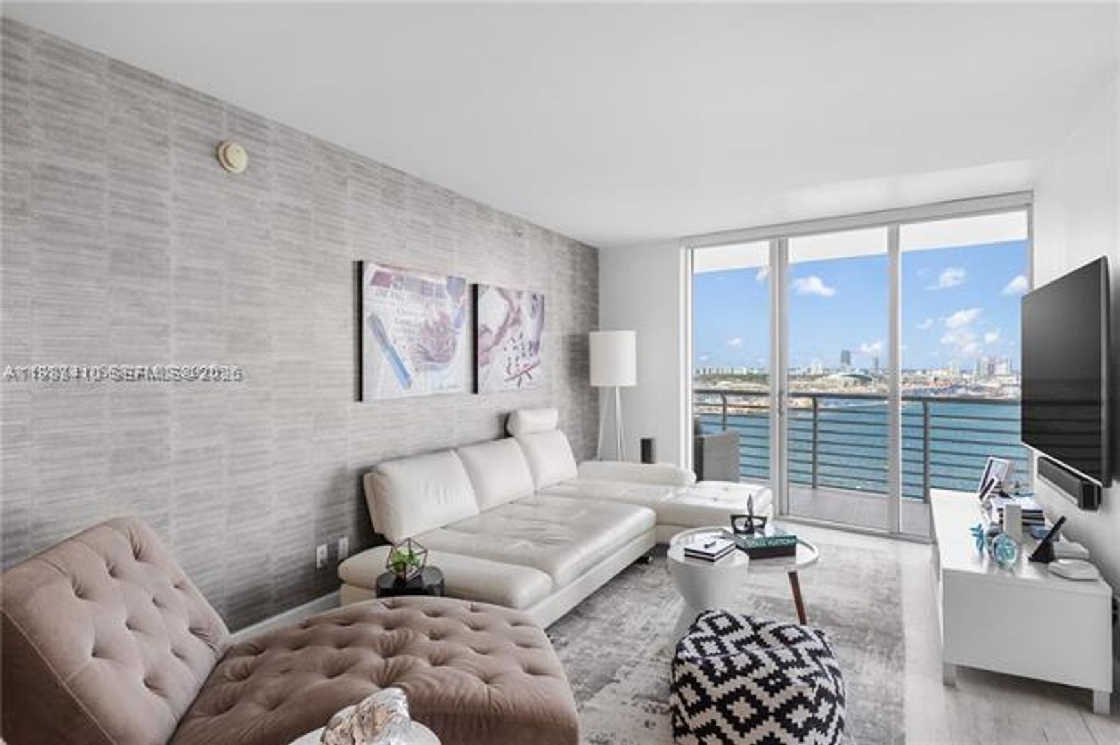 MIAMI Apartment: 335 S Biscayne # 2309
