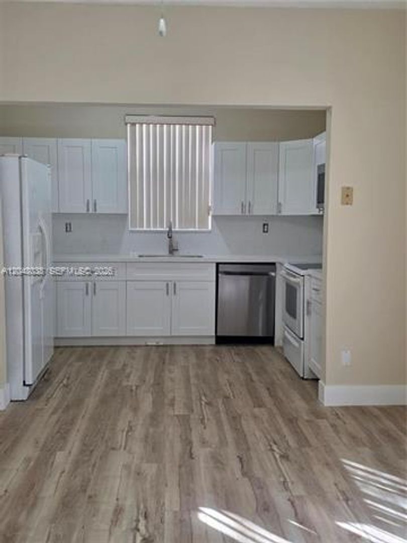 Miami House: 2926 SW 26 St