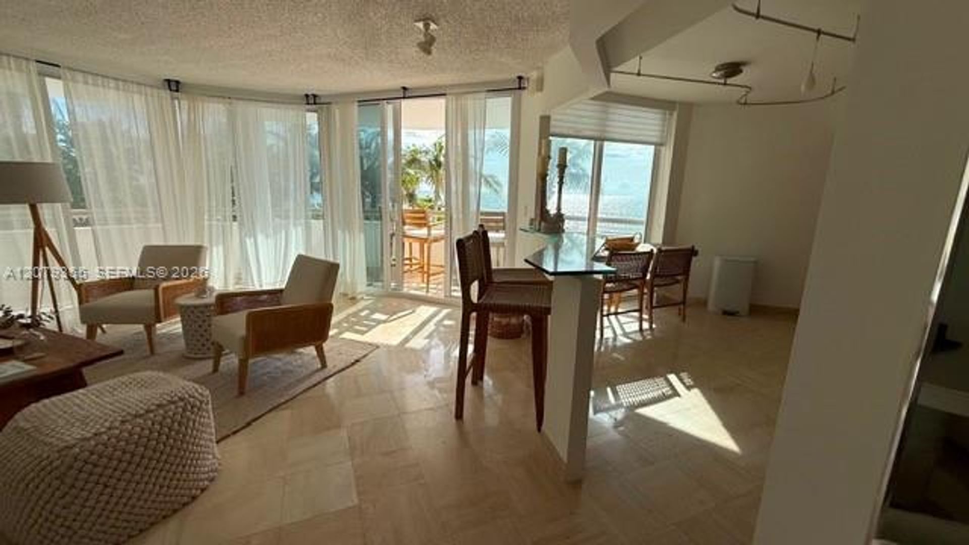 Sunny Isles Beach Condo: 15645 Collins Ave cu-206