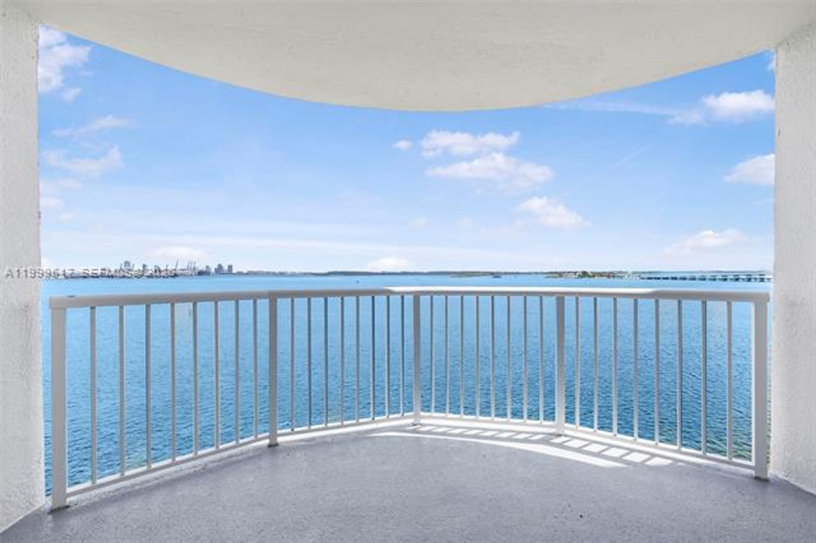 MIAMI Apartment: 1420 Brickell Bay Dr # 1401A