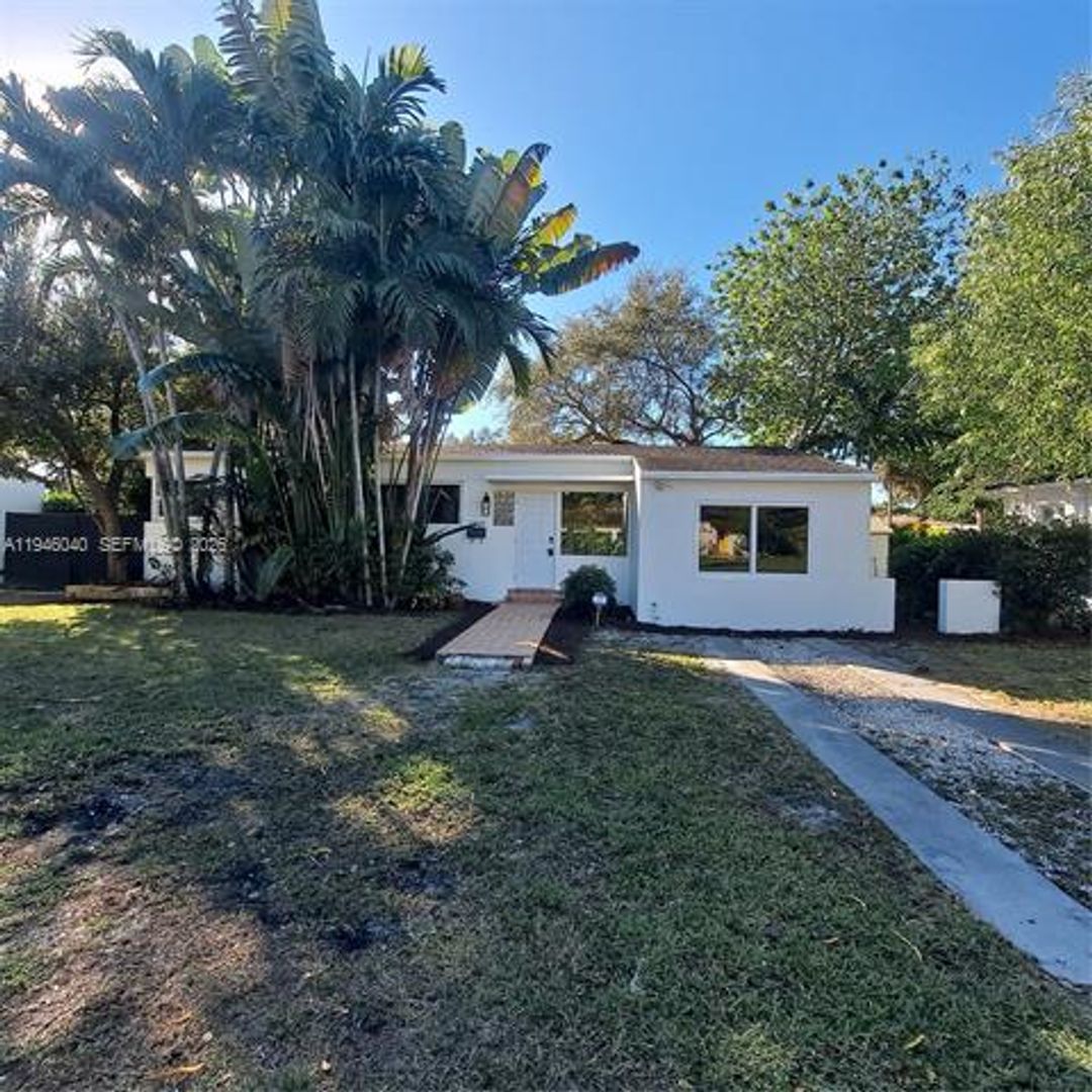MIAMI House: 5840 SW 51st St # 0