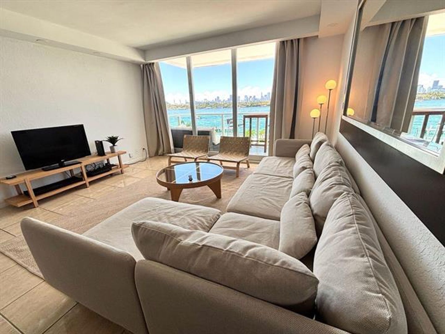 Miami Beach Condo: 1000 West Ave cu-314