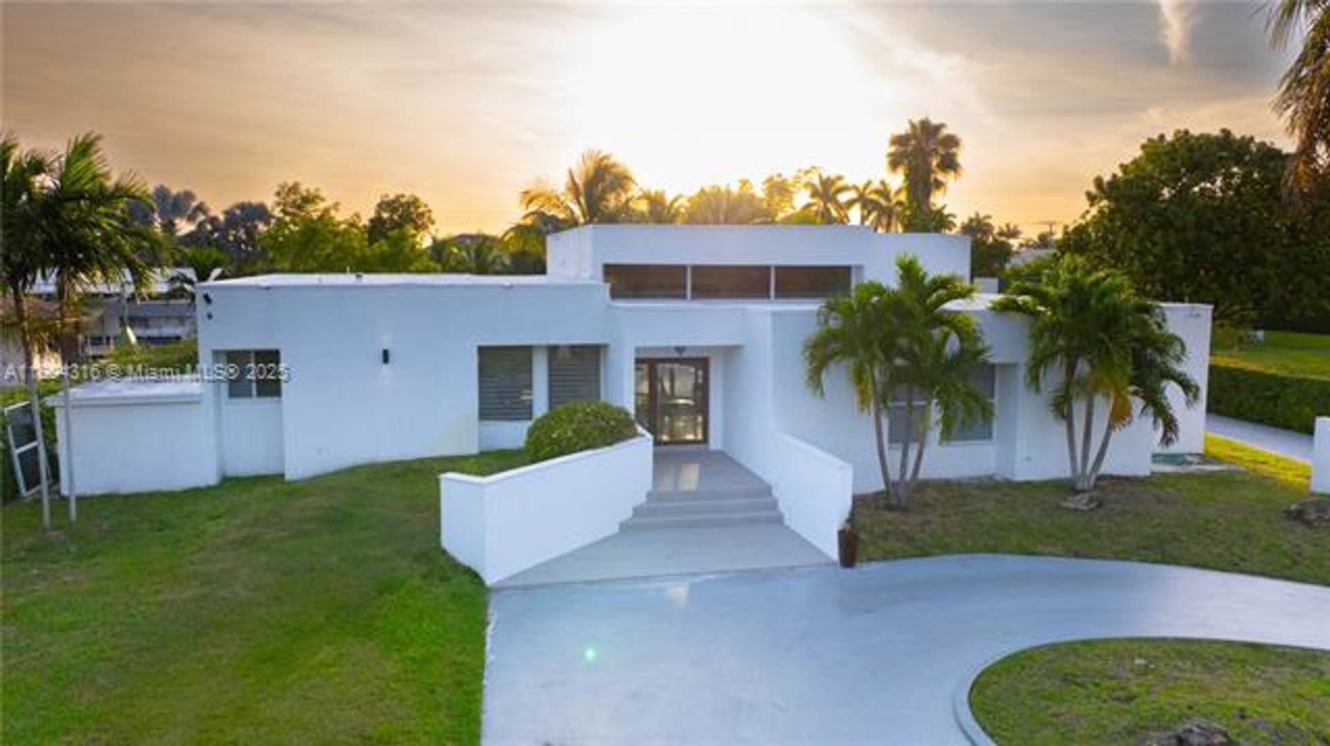 MIAMI House: 290 NW 125th Ave # 290