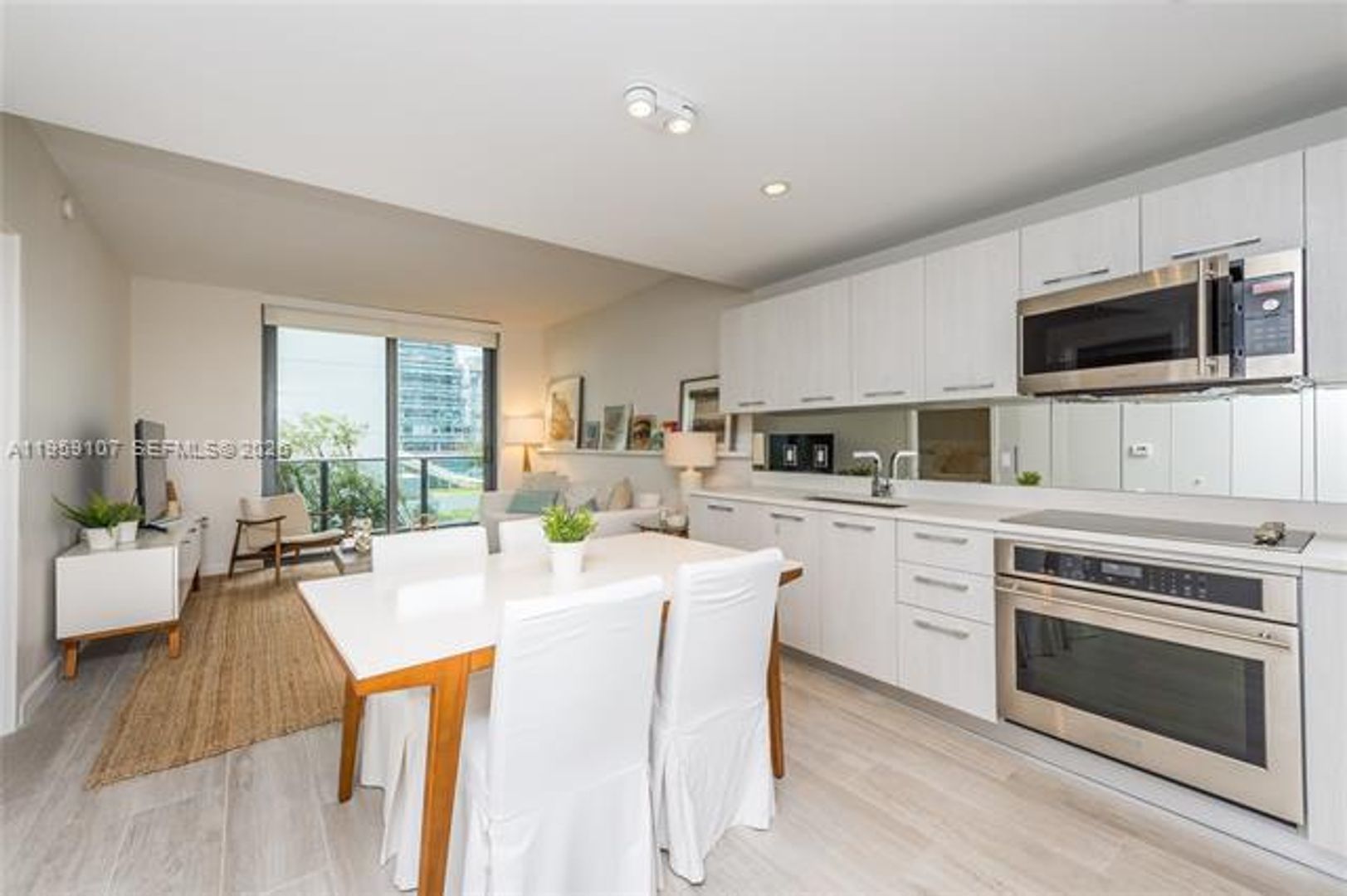 Miami Condo: 55 SW 9th St cu-1010