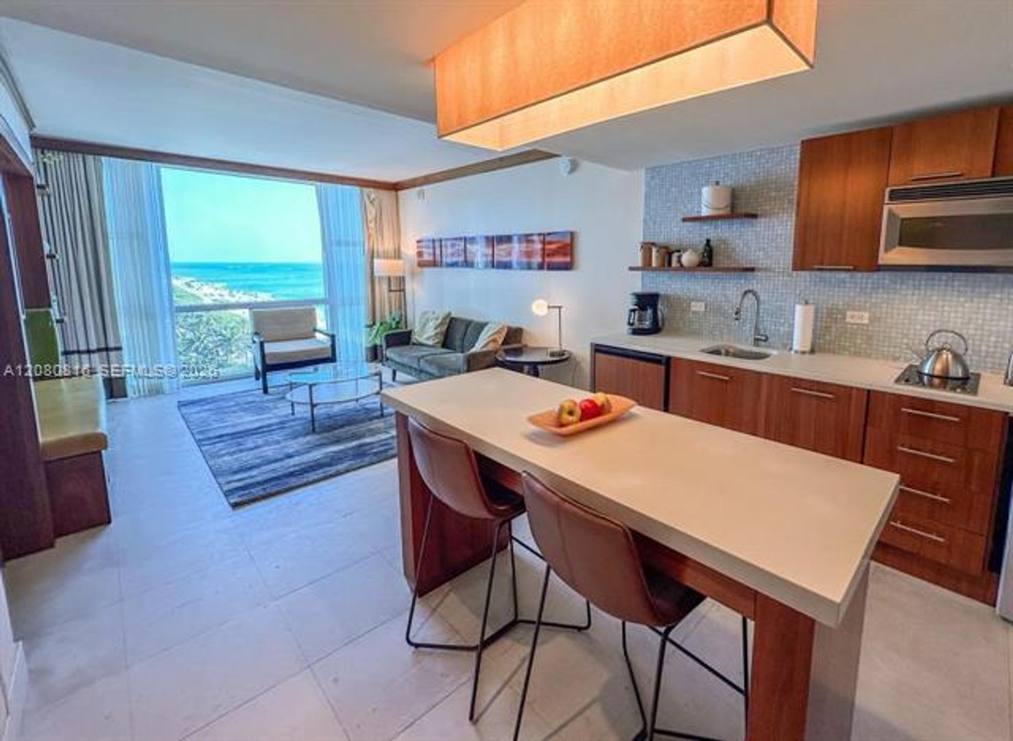 Miami Beach Condo: 6801 Collins Ave cu-815