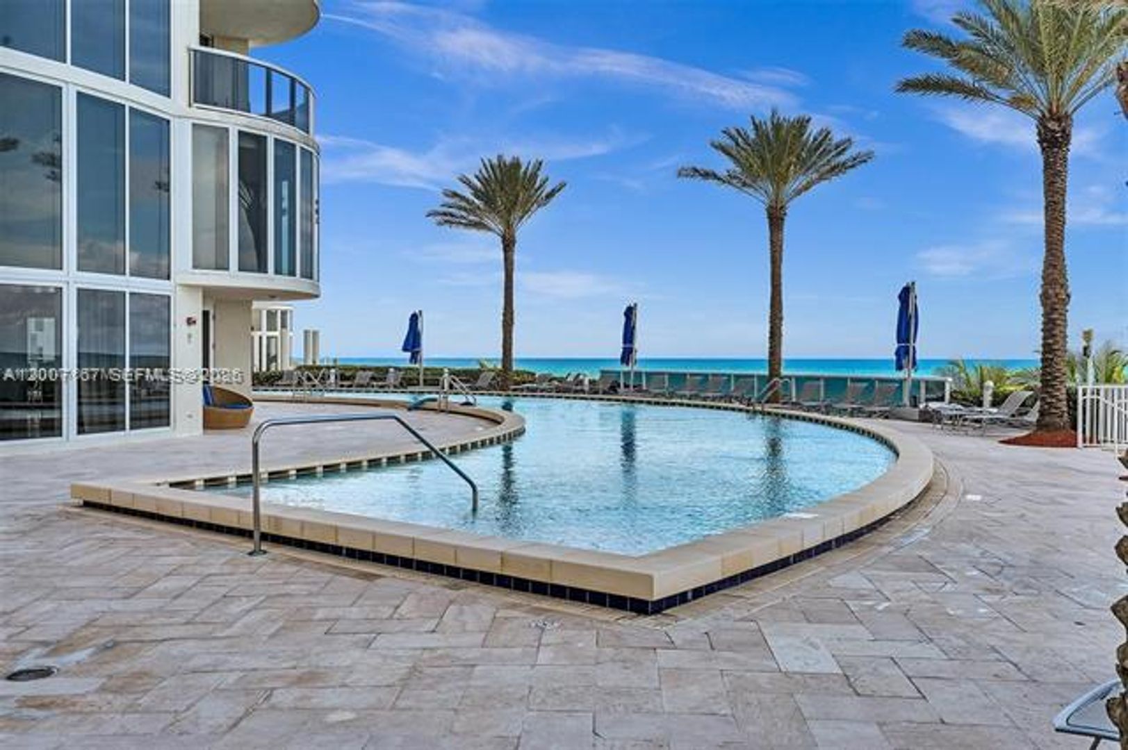 Sunny Isles Beach Condo: 17201 Collins Ave appt 2305