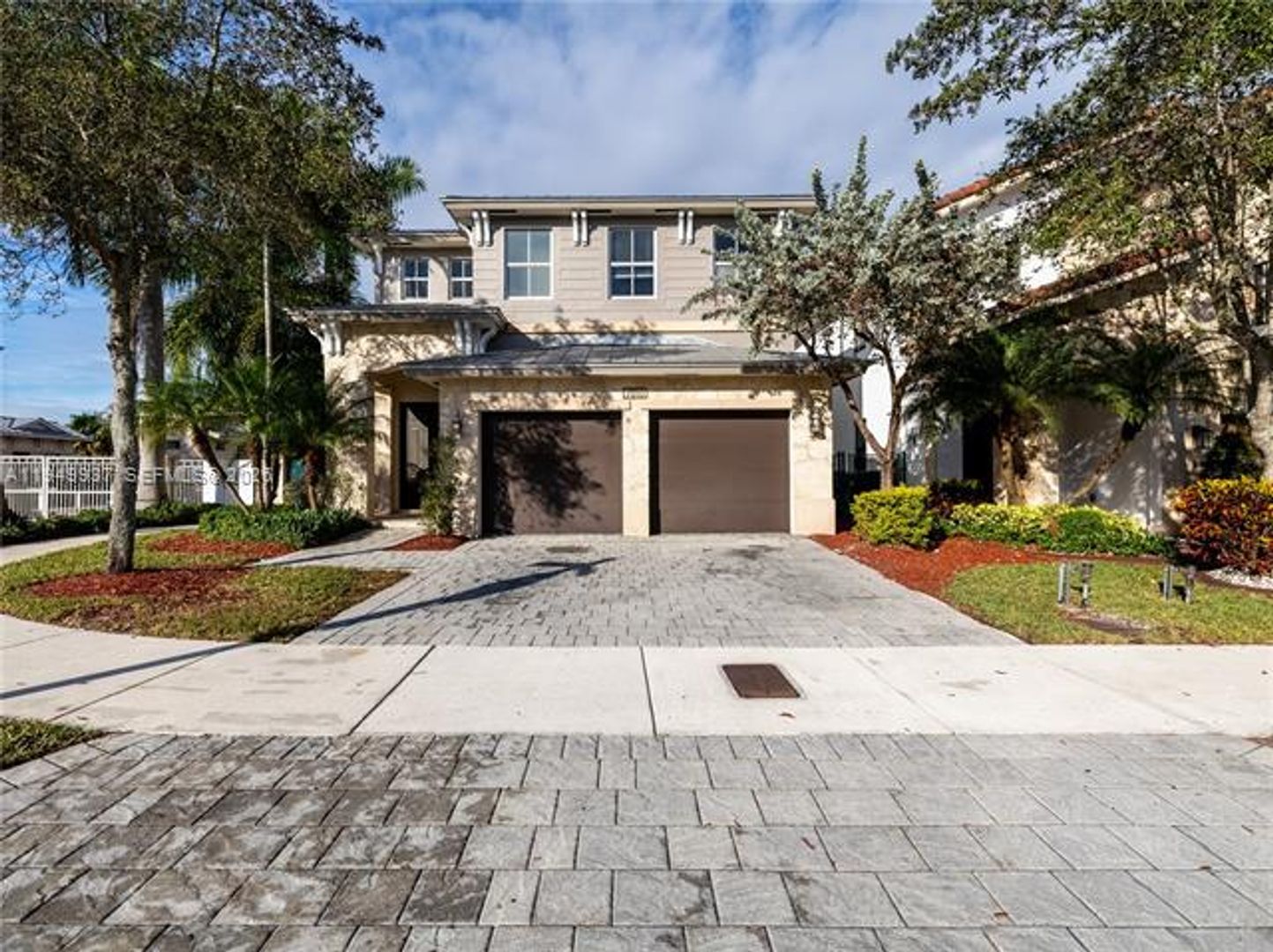 DORAL House: 7010 NW 106th Ave # 0