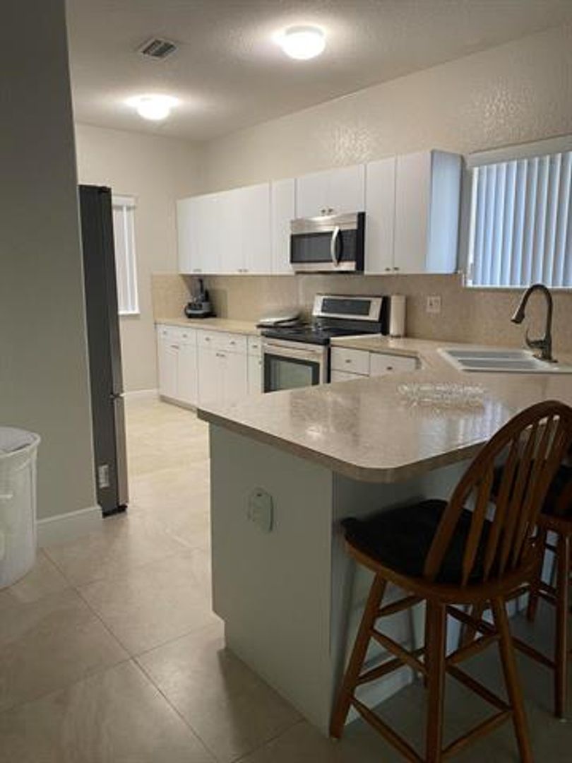 Miami Lakes House: 16307 NW 91st Ave #16307