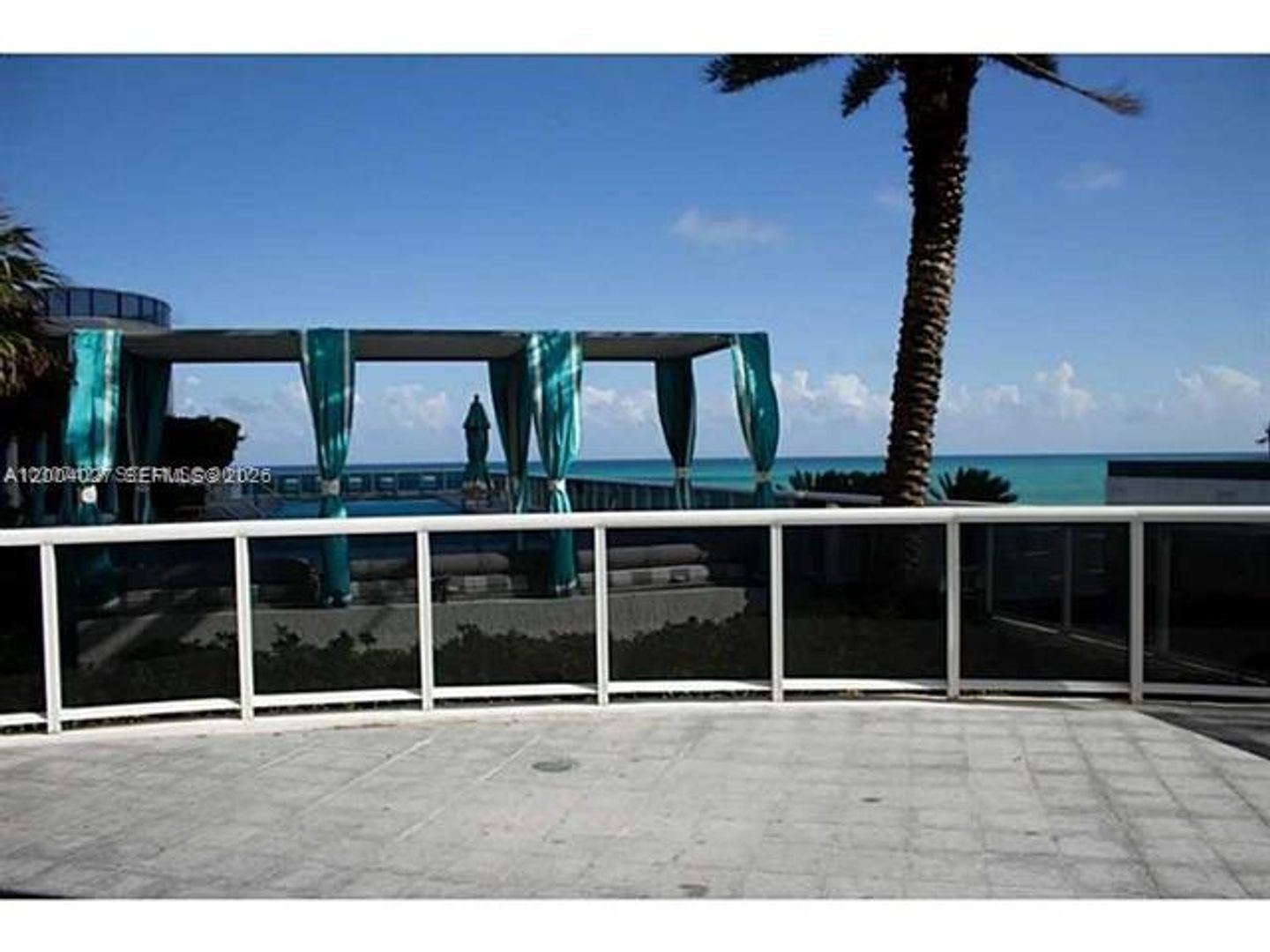 SUNNY ISLES BEACH Apartment: 16001 Collins Ave # 406