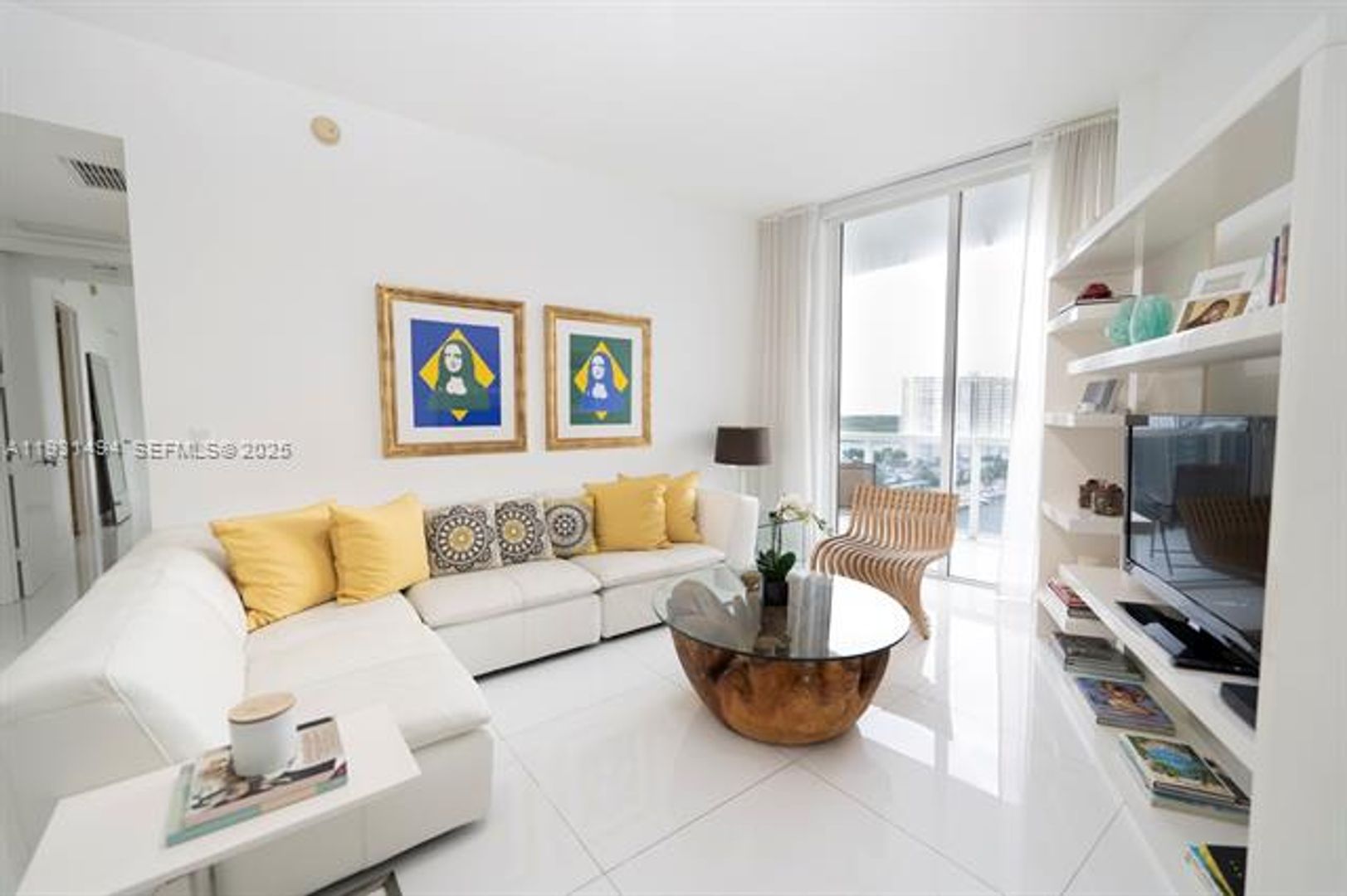 SUNNY ISLES BEACH Apartment: 15901 Collins Ave appt 1005