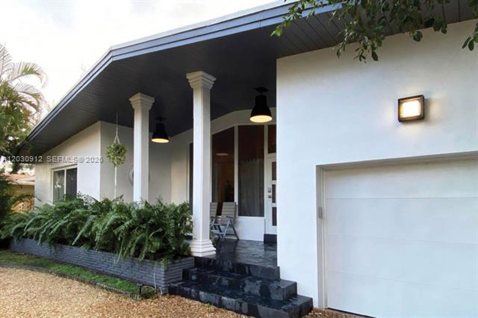 Miami House: 1030 NE 81st St